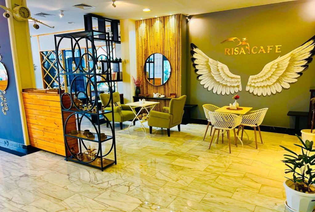 Golden Crown Hotel Alseeb Muscat Екстер'єр фото